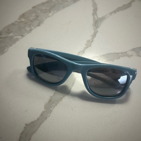 RealShades Baby blue sunglasses - Picture 2 of 6